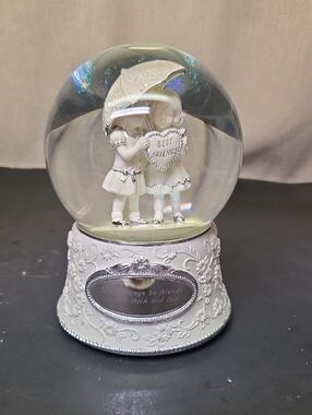 Best Friends Musical Snow Globe." Thats What Friends Are For" Song